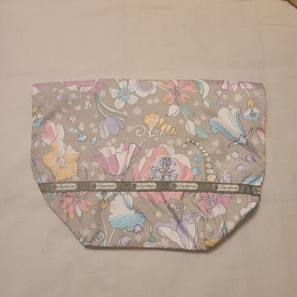 LeSportsac floral toiletry bag - Picture 2 of 11